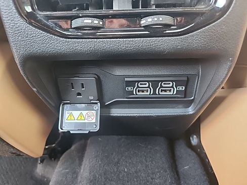 Used 2025 Jeep Grand Cherokee L Summit AWD/4WD image 7