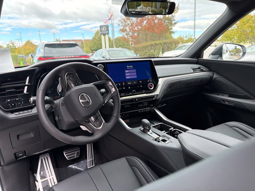 Certified 2026 Lexus TX 500h AWD w/ Technology Package image 21