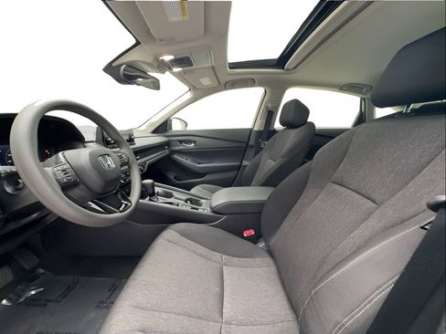 Used 2025 Honda Accord SE image 18