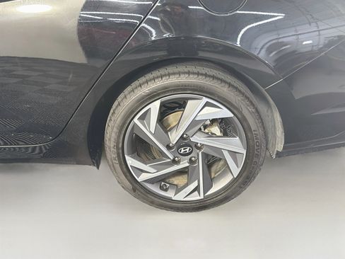 Used 2025 Hyundai Elantra SEL FWD image 11