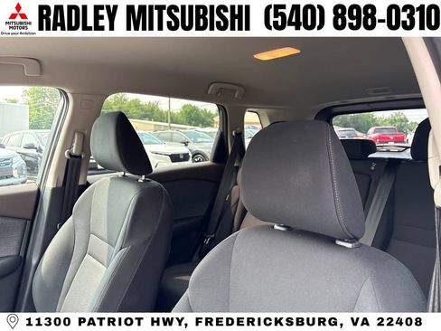 Used 2023 Nissan Rogue S AWD/4WD image 2