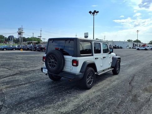 Used 2024 Jeep Wrangler Unlimited Sport AWD/4WD image 5