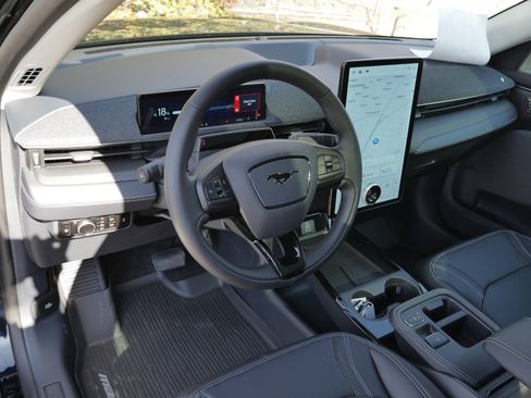 Certified 2025 Ford Mustang Mach-E Premium w/ Interior Protection Package AWD/4WD image 4