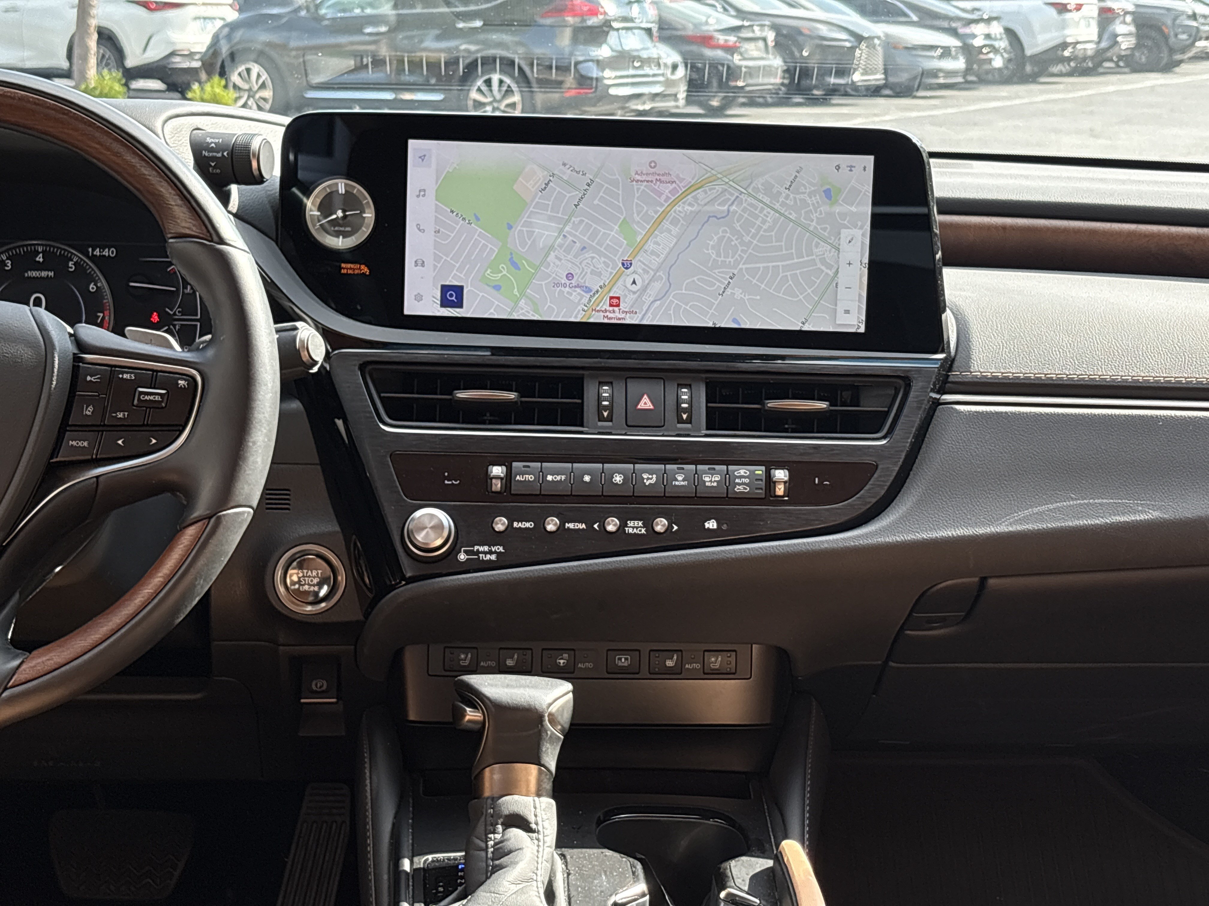 Used 2025 Lexus ES 350 Ultra Luxury FWD image 30