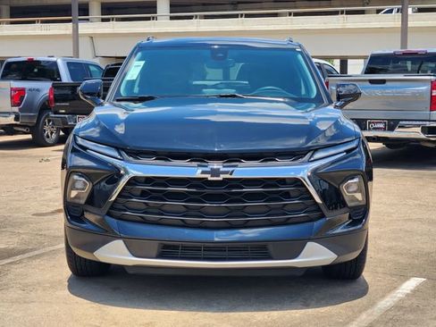 Used 2024 Chevrolet Blazer LT w/ Convenience Package FWD image 2