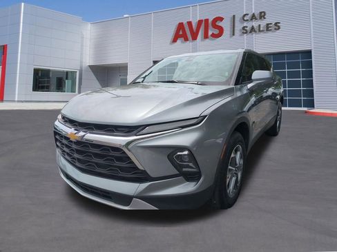 Used 2025 Chevrolet Blazer LT FWD image 1