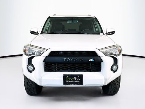 Used 2018 Toyota 4Runner SR5 Premium image 2