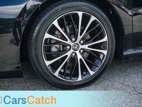 Used 2018 Toyota Camry SE w/ Moonroof Package FWD image 16