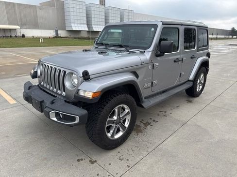 Used 2018 Jeep Wrangler Unlimited Sahara w/ Cold Weather Group image 2