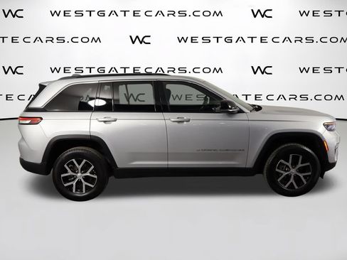 Used 2025 Jeep Grand Cherokee Limited w/ Trailer Tow Package AWD/4WD image 57