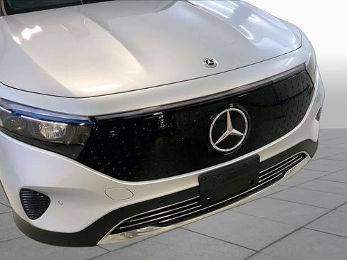 Used 2024 Mercedes-Benz EQB 300 4MATIC w/ Winter Package image 32