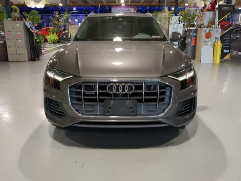 Used 2019 Audi Q8 Premium Plus w/ Premium Plus image 3