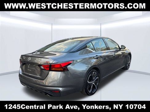 Used 2023 Nissan Altima 2.5 SR FWD image 4