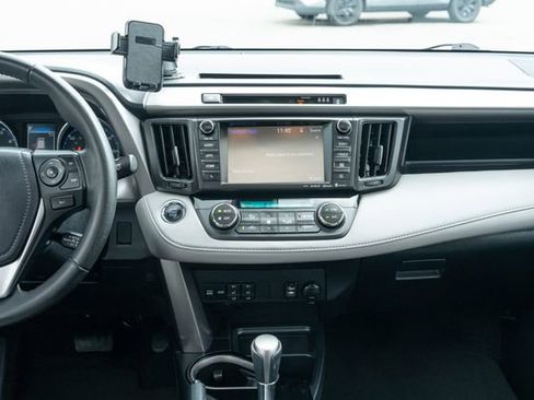 Used 2017 Toyota RAV4 Limited FWD image 33