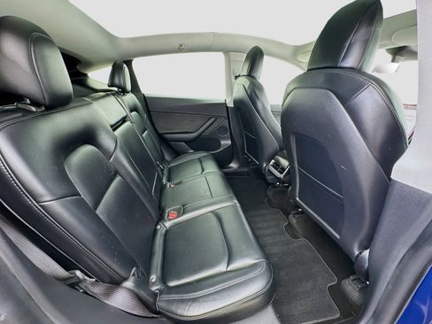 Used 2021 Tesla Model Y Long Range image 19