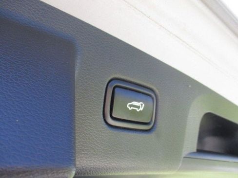 Used 2022 Kia Telluride EX w/ EX Premium Package image 12