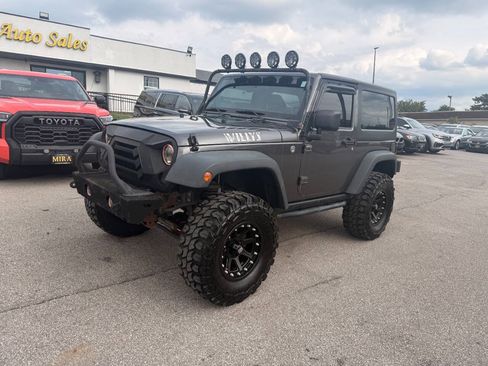Used 2014 Jeep Wrangler Sport AWD/4WD image 2