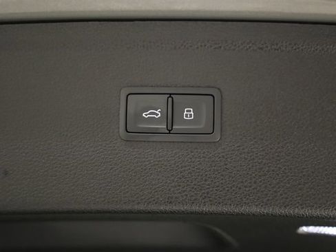 Used 2023 Audi Q5 2.0T Premium w/ Convenience Package image 30