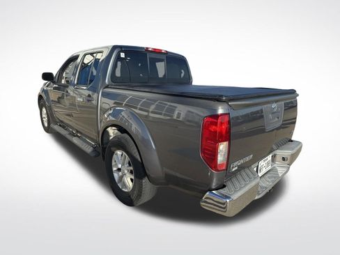 Used 2016 Nissan Frontier SV RWD image 6