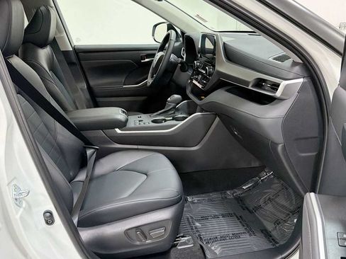 Certified 2026 Toyota Highlander XLE AWD/4WD image 31