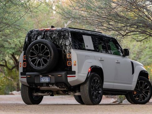 Used 2026 Land Rover Defender 110 OCTA AWD/4WD image 6