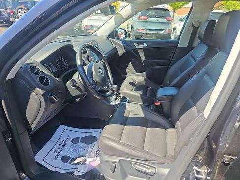Used 2017 Volkswagen Tiguan S image 14