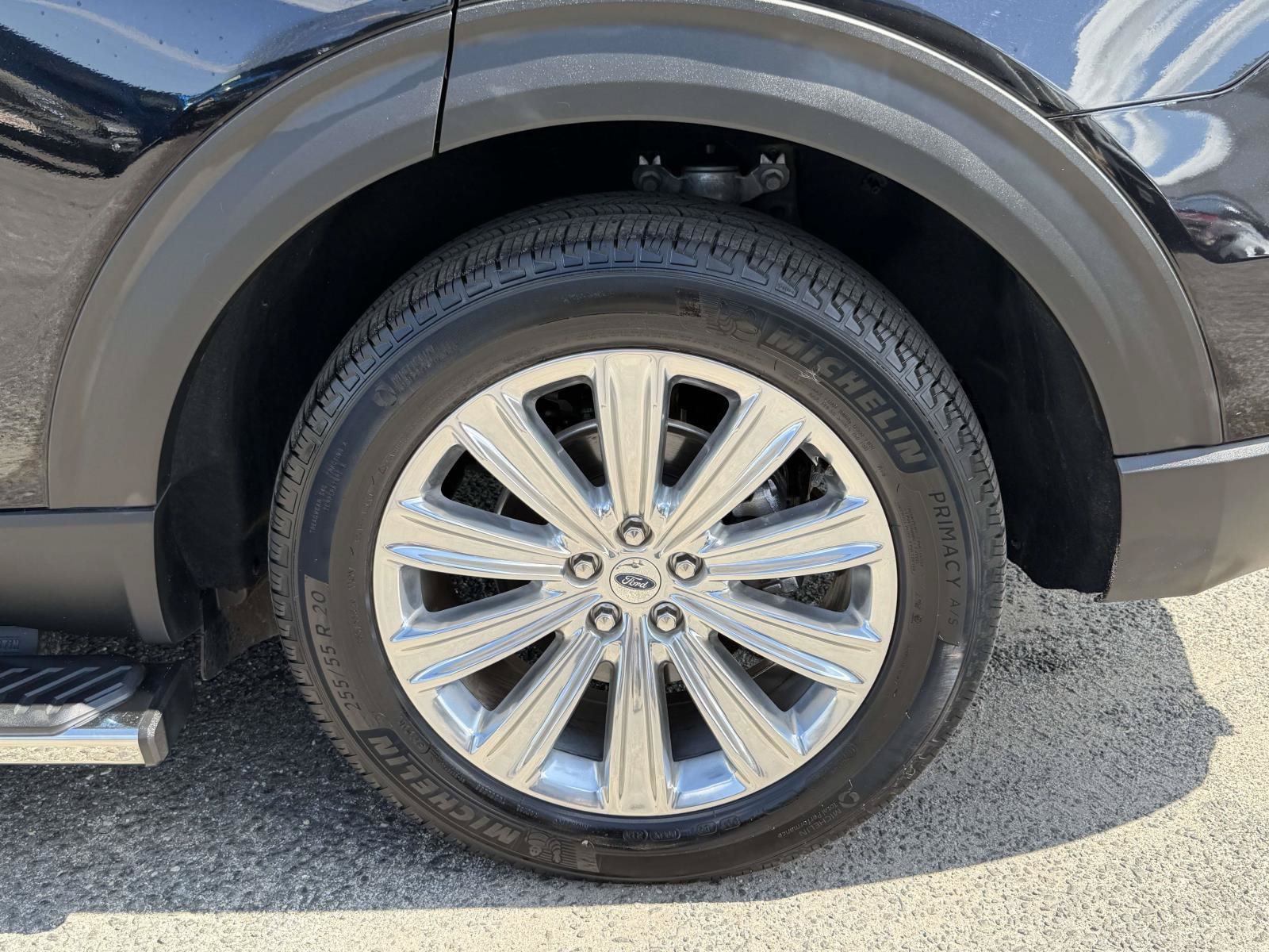 Used 2022 Ford Explorer Limited w/ Equipment Group 301A AWD/4WD image 36