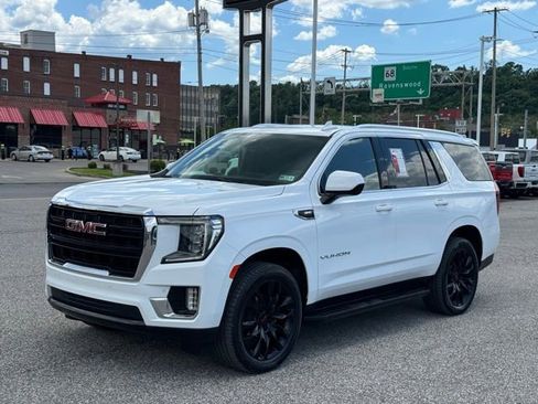 Used 2023 GMC Yukon SLE AWD/4WD image 1