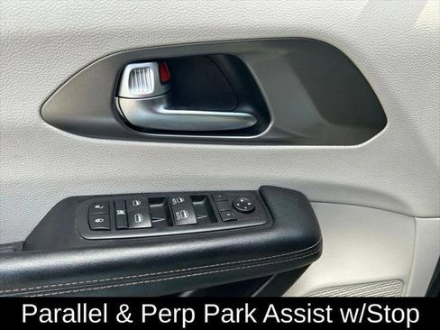 Certified 2020 Chrysler Pacifica Touring w/ Advanced Safetytec Group FWD image 16