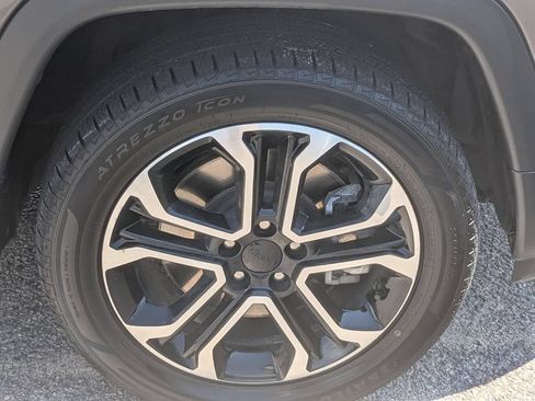 Used 2023 Jeep Compass Limited AWD/4WD image 15