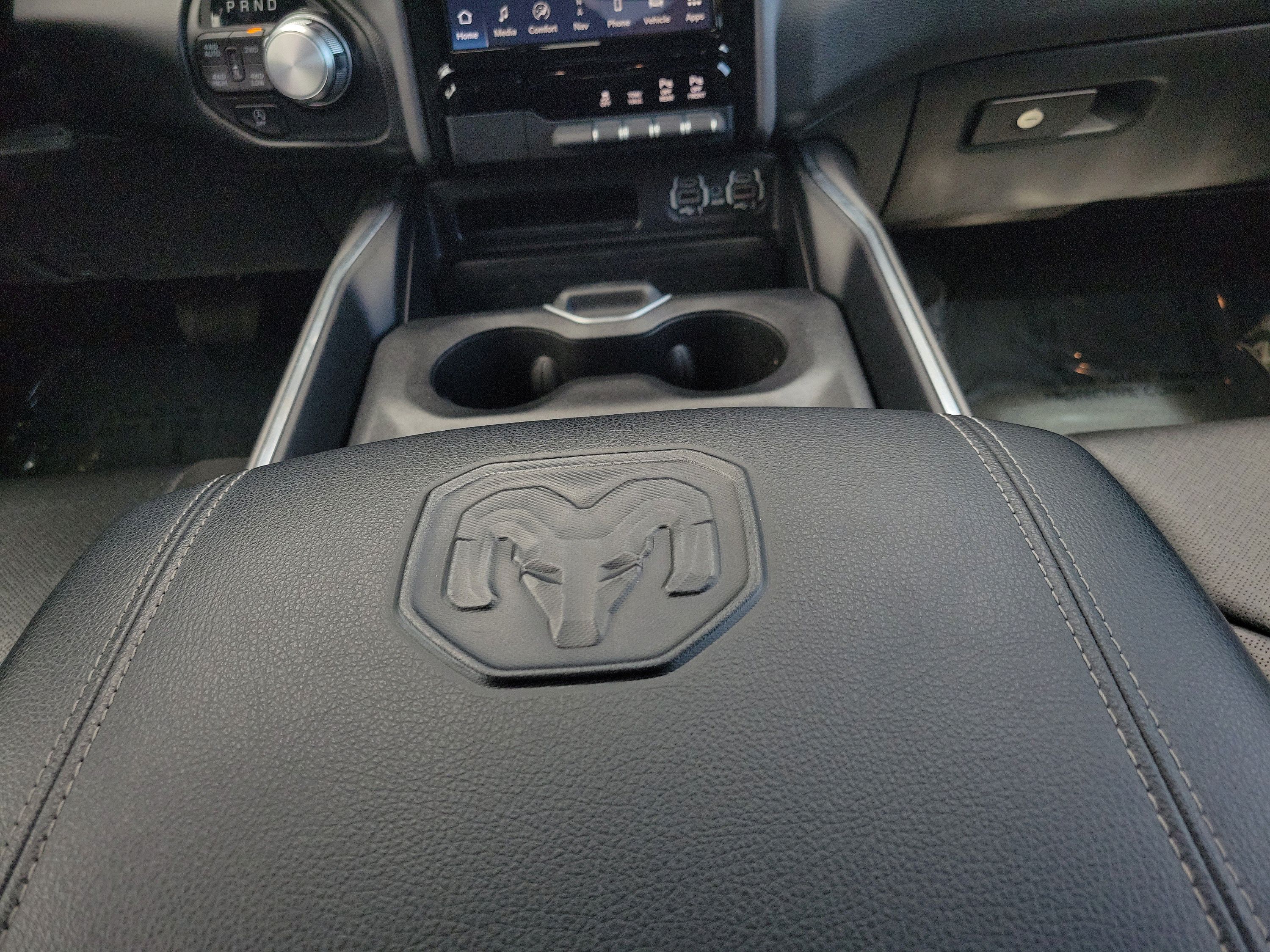 Used 2022 RAM 1500 Laramie AWD/4WD image 11