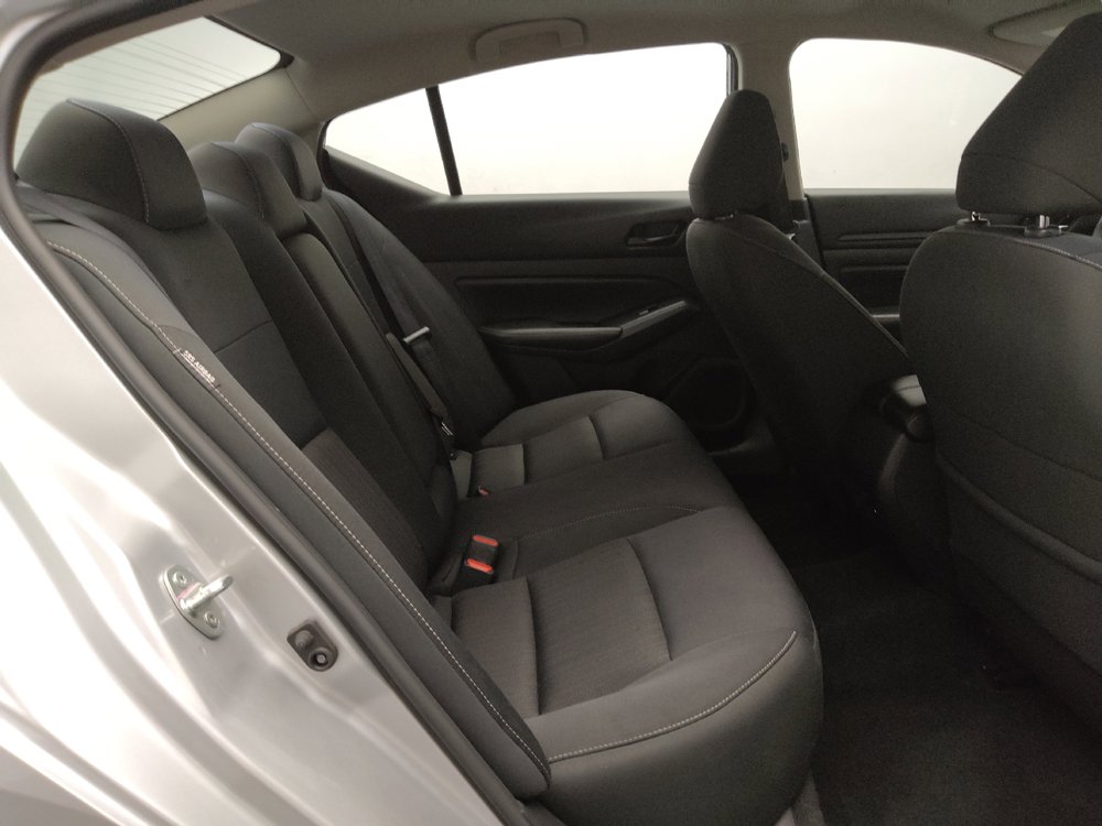 Used 2024 Nissan Altima 2.5 SV FWD image 19