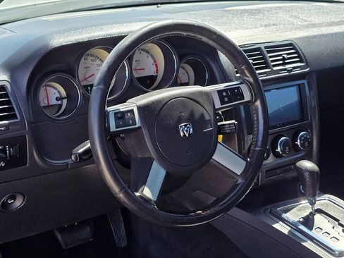 Used 2009 Dodge Challenger R/T image 10