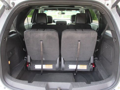 Used 2015 Ford Explorer XLT w/ Equipment Group 202A AWD/4WD image 24