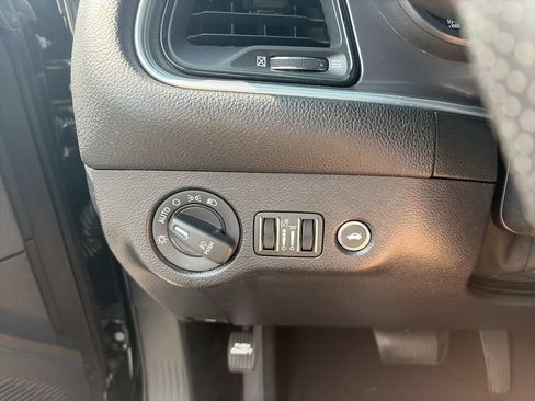 Used 2019 Dodge Challenger SXT w/ Blacktop Package RWD image 18
