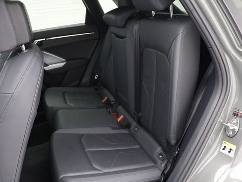 Used 2022 Audi Q3 2.0T Premium image 12