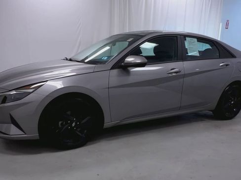 Used 2023 Hyundai Elantra SEL image 4