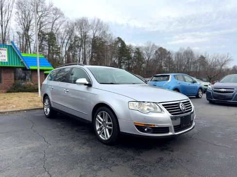 Used 2008 Volkswagen Passat Lux image 3
