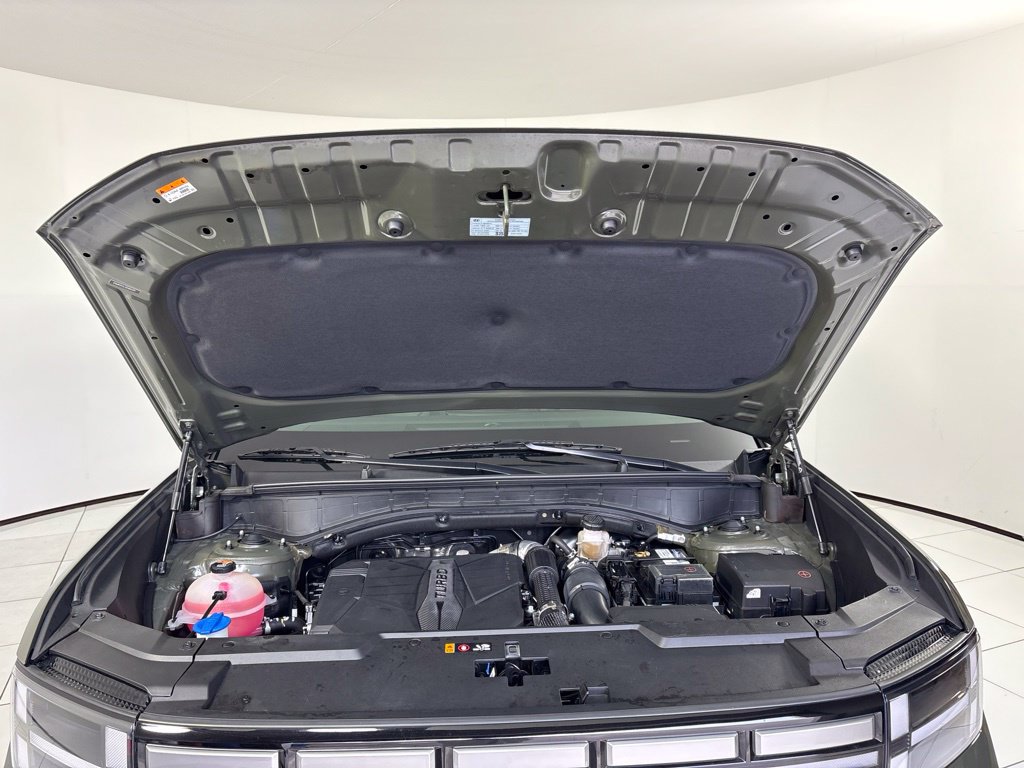 Used 2025 Hyundai Santa Fe SEL FWD image 11