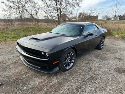 Used 2023 Dodge Challenger R/T w/ T/A Package image 2