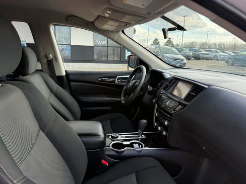 Used 2019 Nissan Pathfinder S AWD/4WD image 22