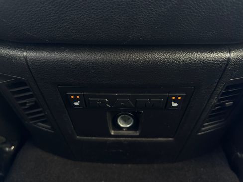 Used 2018 RAM 2500 Laramie w/ Sport Appearance Group image 32