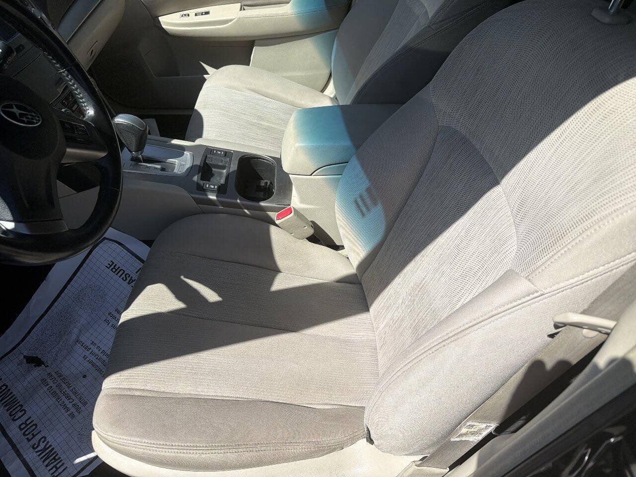 Used 2014 Subaru Outback 2.5i Premium AWD/4WD image 7