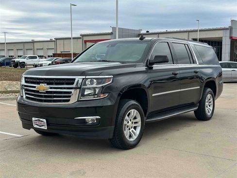 Used 2016 Chevrolet Suburban LS w/ Enhanced Driver Alert Package image 7