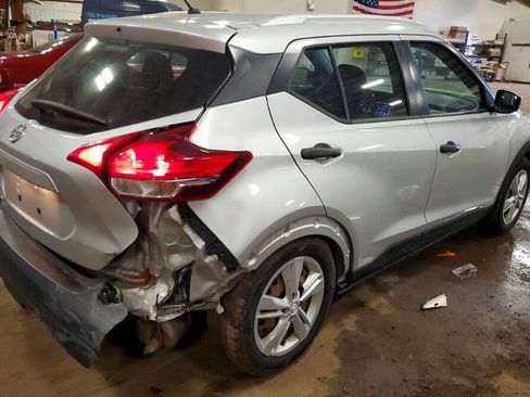 Used 2018 Nissan Kicks S FWD image 36
