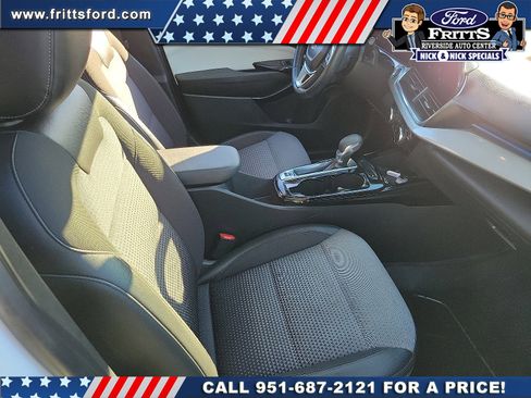 Used 2024 Chevrolet Trax LT w/ Sunroof Package image 15