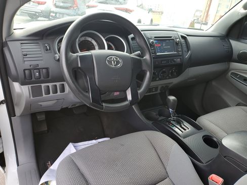 Used 2013 Toyota Tacoma 2WD Access Cab image 7