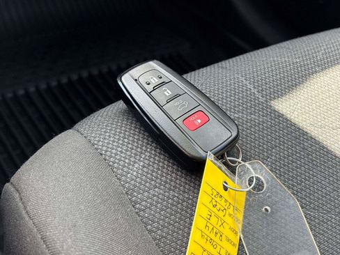Used 2022 Toyota RAV4 XLE w/ Convenience Package AWD/4WD image 26
