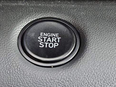 Used 2025 Hyundai Elantra Sport FWD image 21