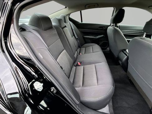 Used 2024 Nissan Altima 2.5 SV image 17